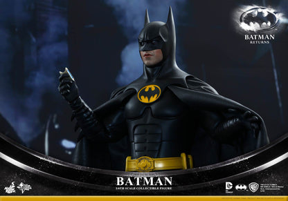 Hot Toys MMS 293 Batman Returns - Batman