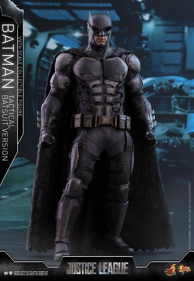 Hot Toys MMS 432 Justice League - Batman (Tactical Batsuit Version)