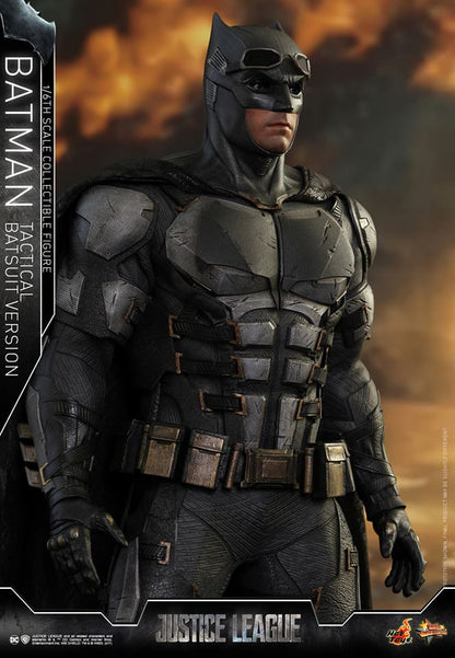 Hot Toys MMS 432 Justice League - Batman (Tactical Batsuit Version)