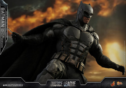 Hot Toys MMS 432 Justice League - Batman (Tactical Batsuit Version)